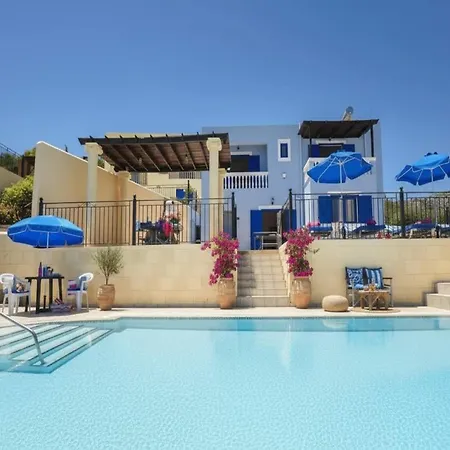 Pool Overlooking The Sea ヴィラ *